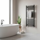 Íves törölközőszárító radiátor 1200x600 mm fekete