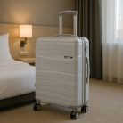 TraveLux Voyager közepes bőrönd keményfedeles 68x45x25 cm